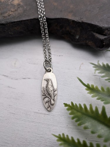 Collana con ciondolo - , corvo