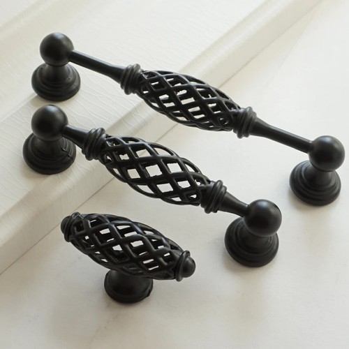 Maniglia vintage europea nera